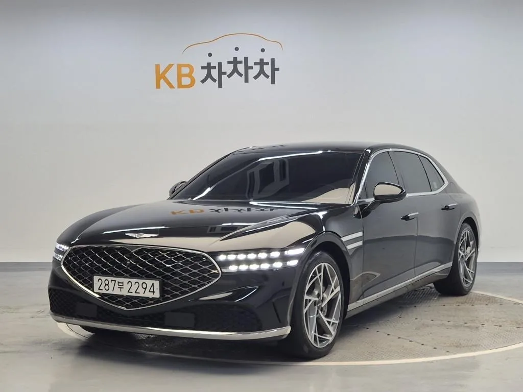 2022 Genesis G90