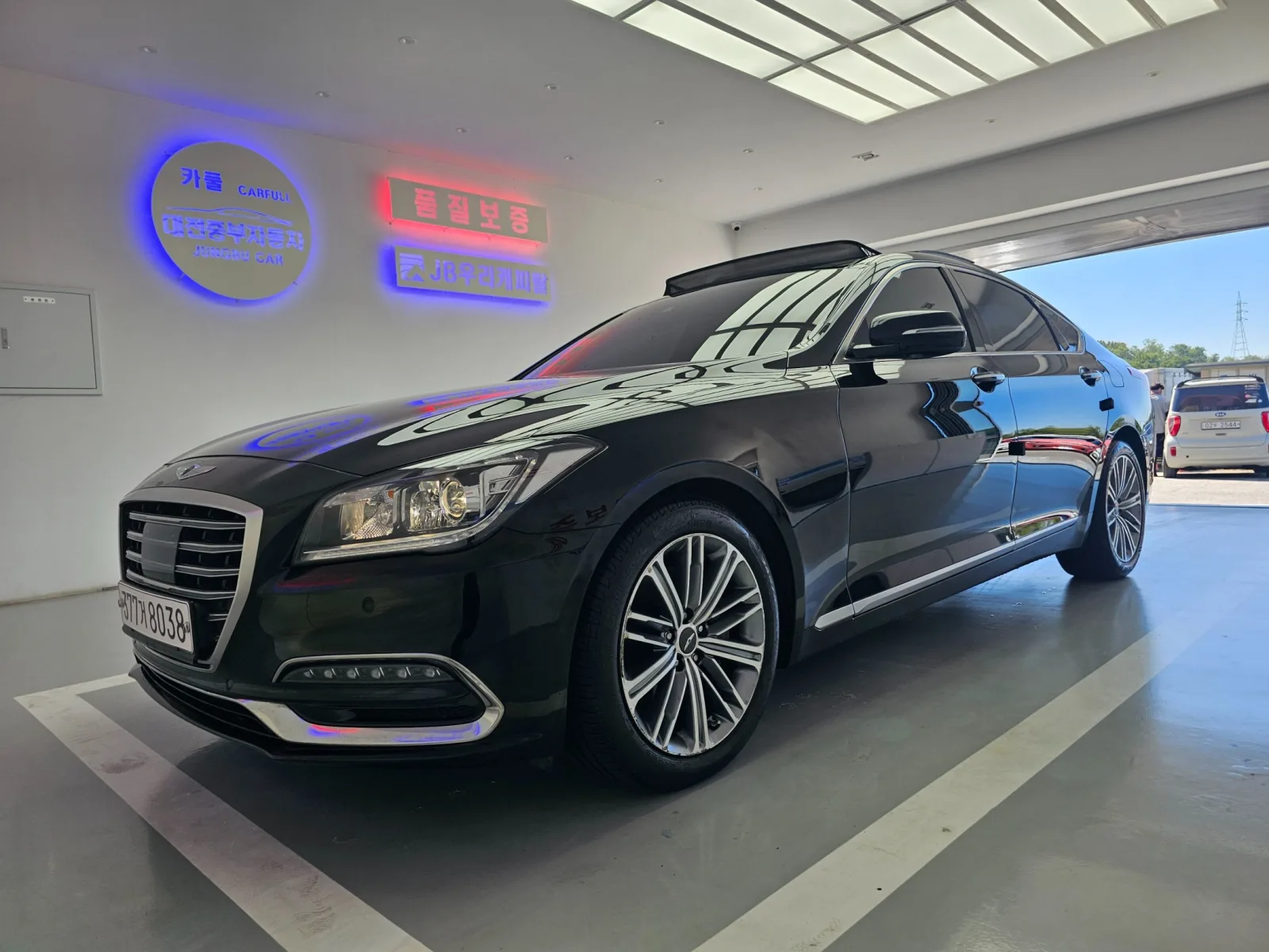 2017 Genesis G80