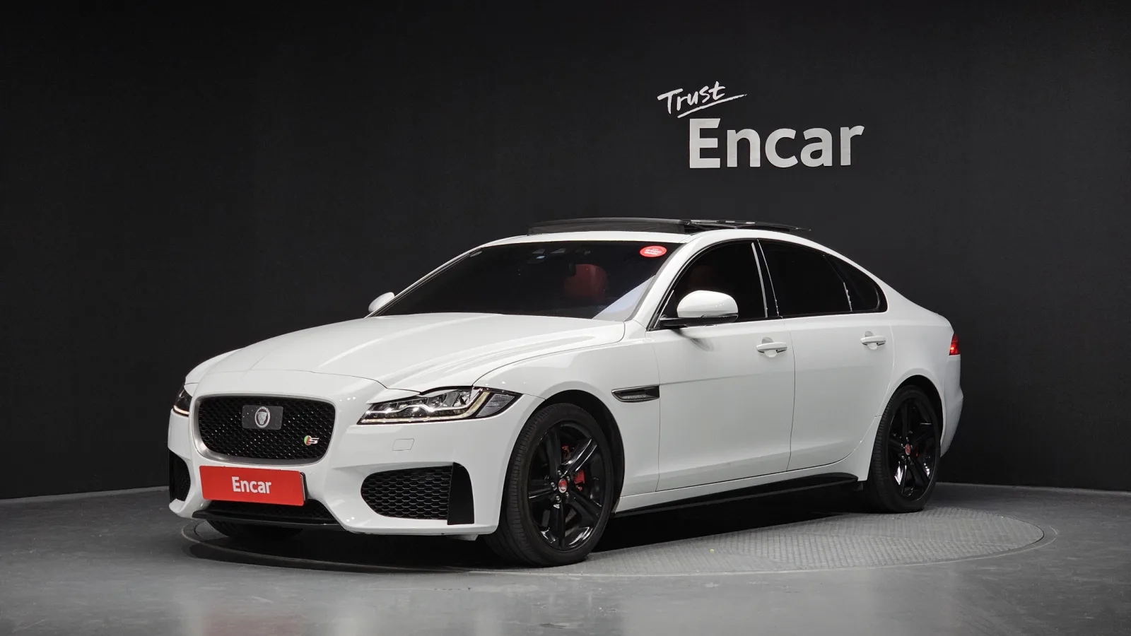 2017 Jaguar XF