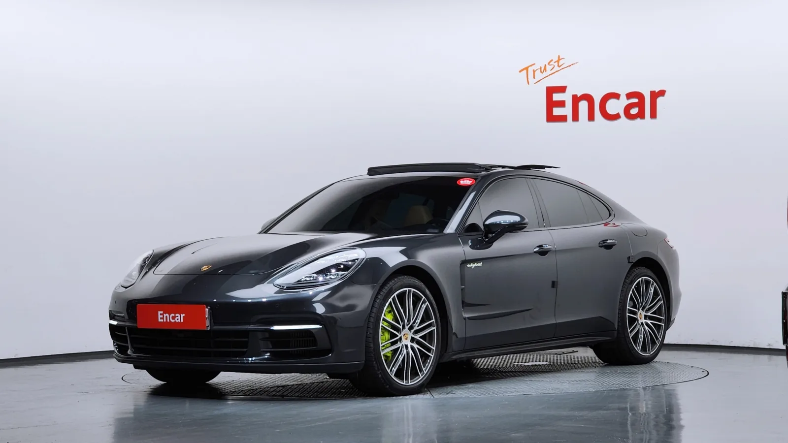 2020 Porsche Panamera