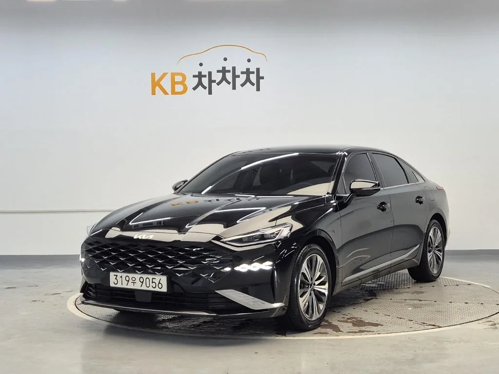 2022 Kia K8