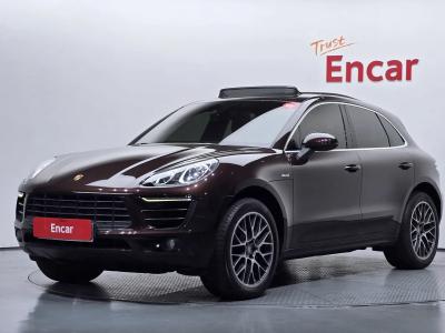 2015 Porsche Macan