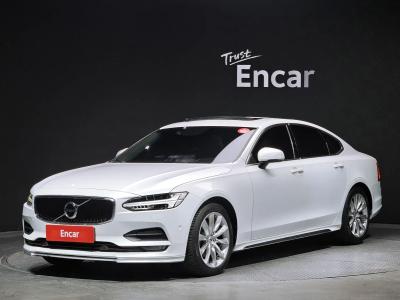 2017 Volvo S90