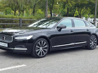 2023 Volvo S90