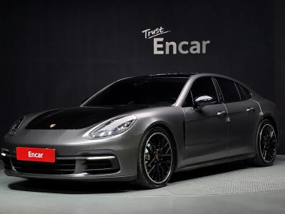 2018 Porsche Panamera