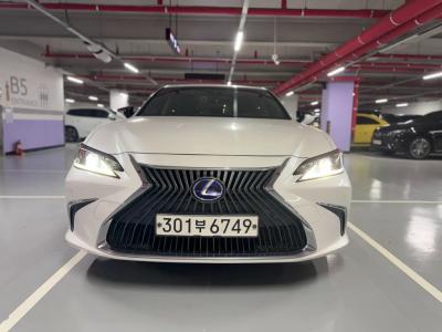 2020 Lexus ES