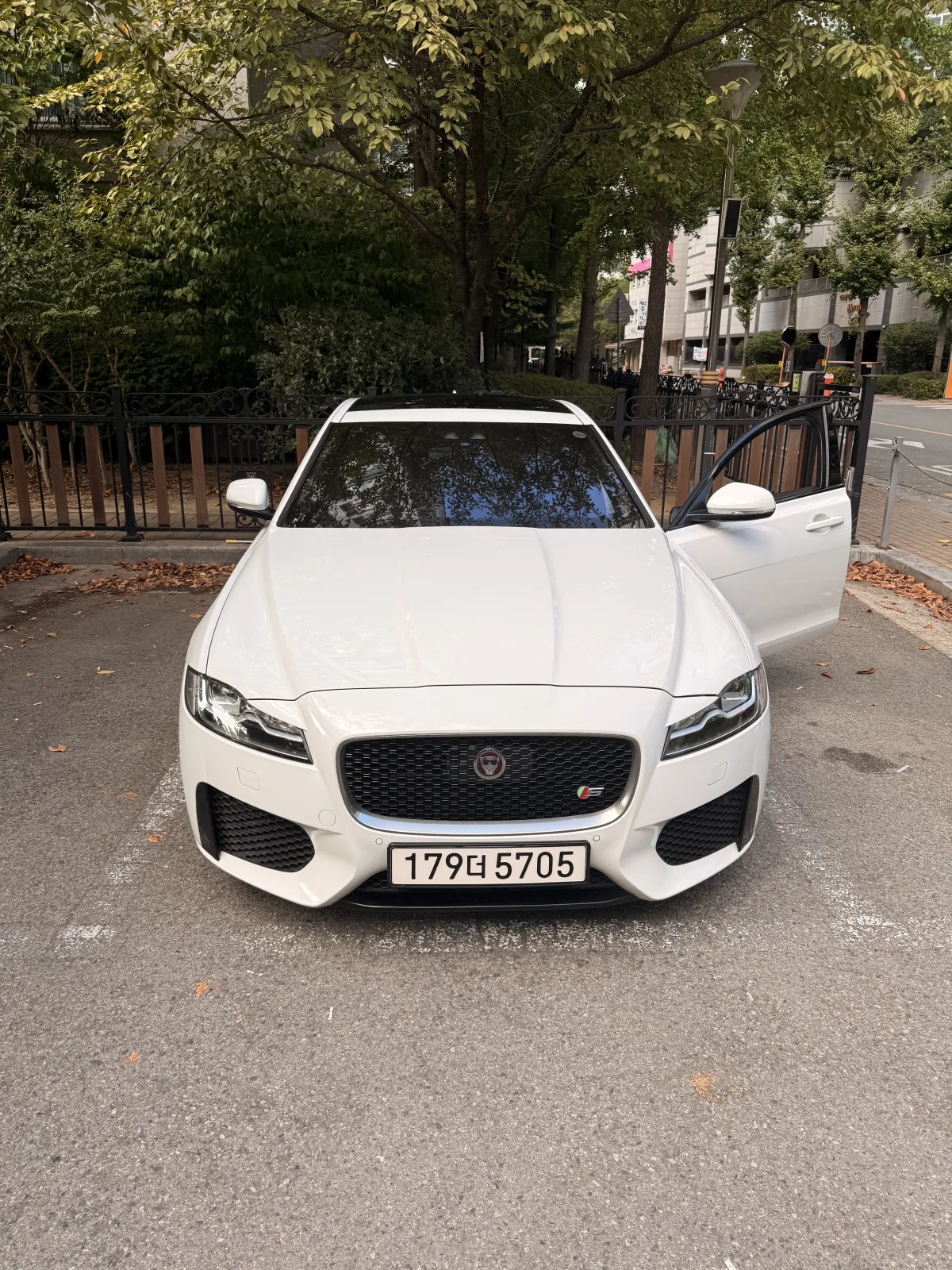 2017 Jaguar XF