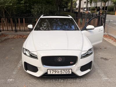 2017 Jaguar XF