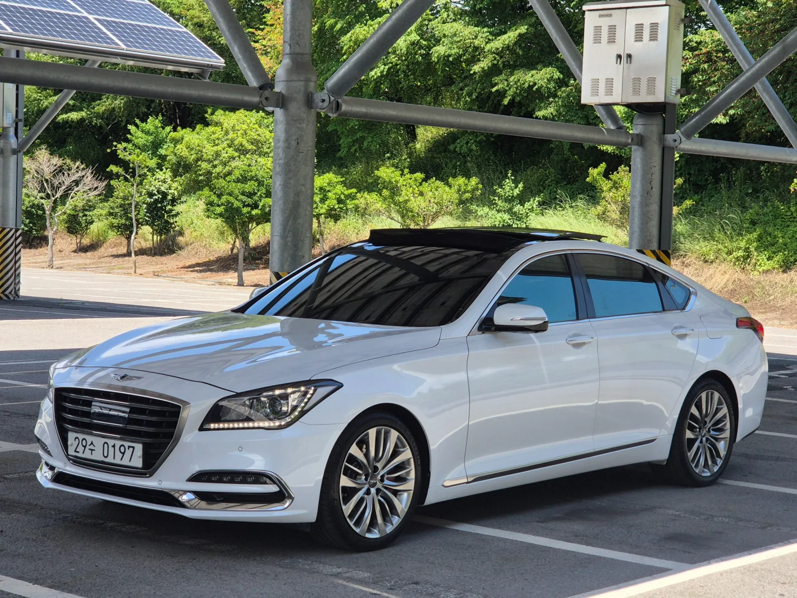 2017 Genesis G80