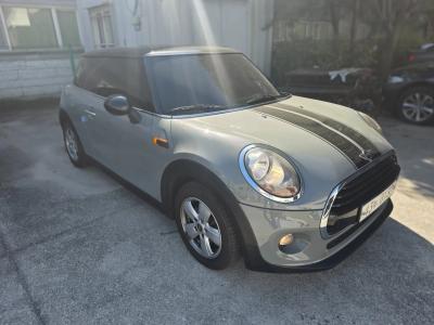 2016 MINI Cooper