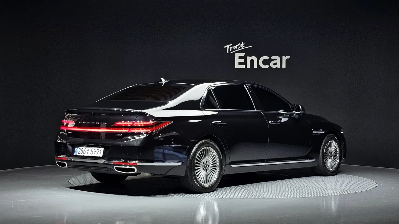 2021 Genesis G90