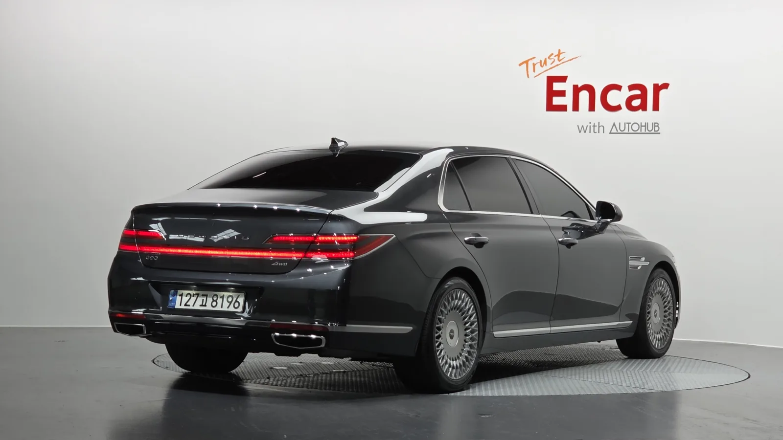 2021 Genesis G90