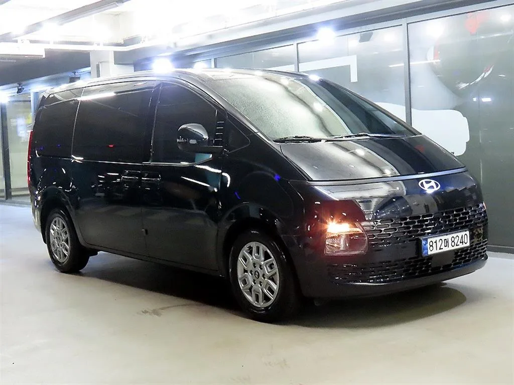 2025 Hyundai Staria