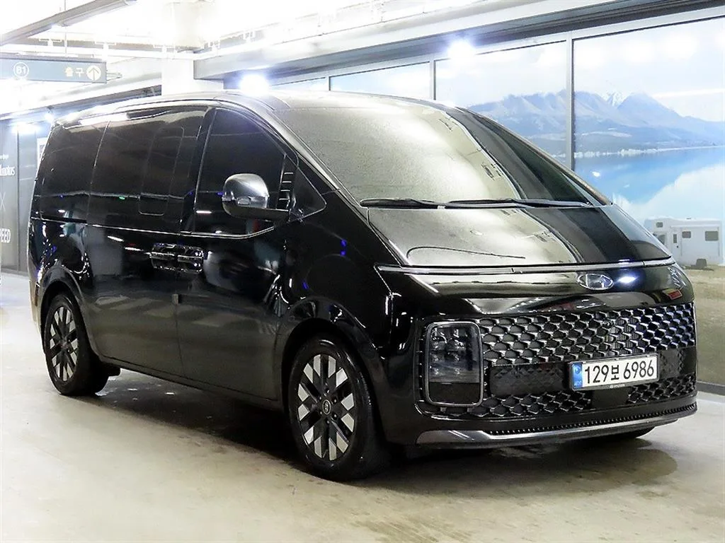 2022 Hyundai Staria