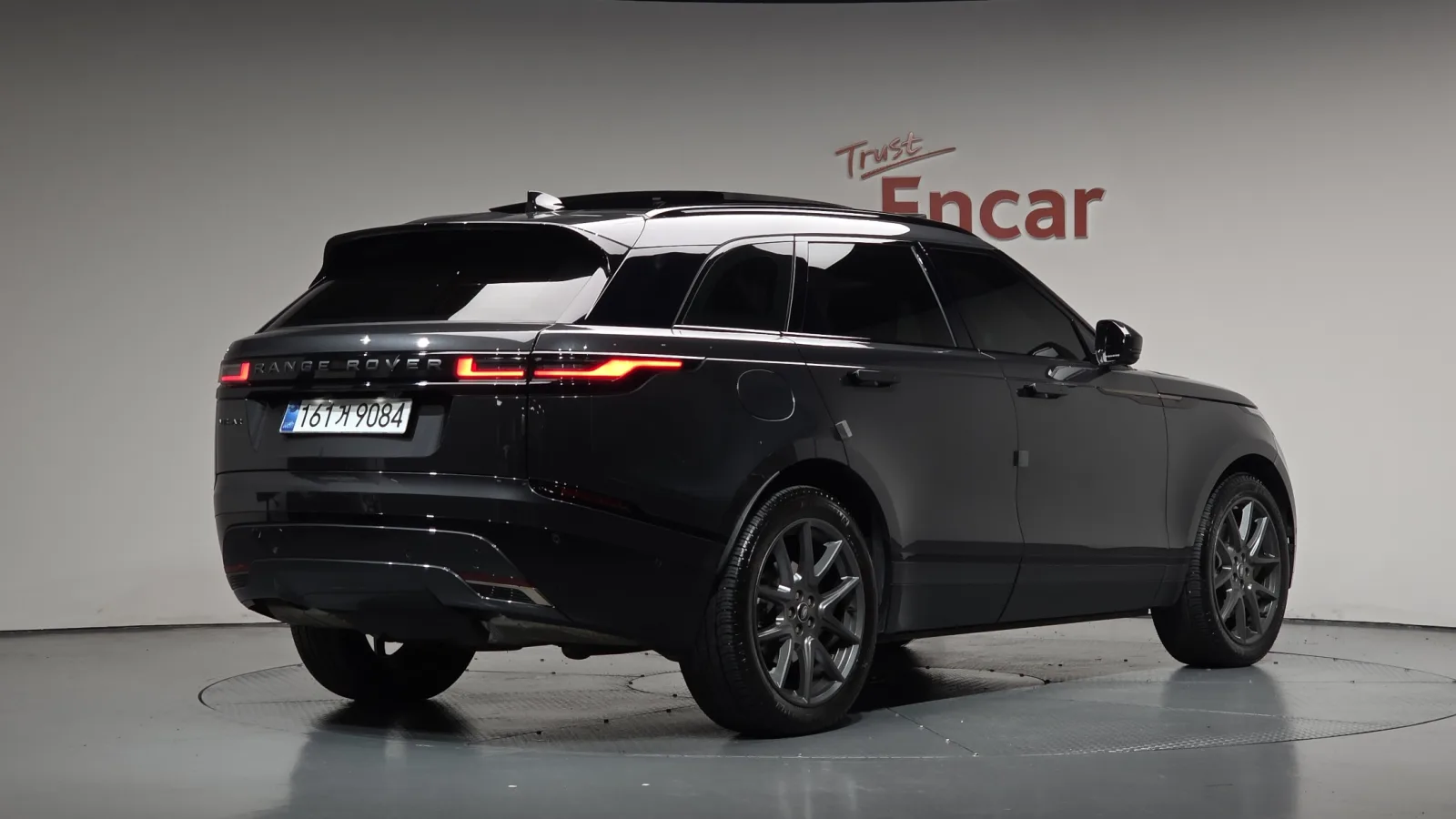 2025 Land Rover Range Rover Velar