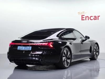 2022 Audi e-tron GT
