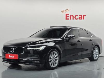2017 Volvo S90