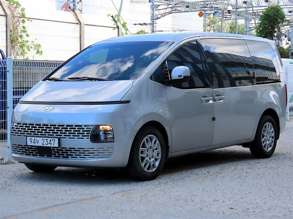 2022 Hyundai Staria