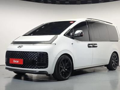 2022 Hyundai Staria