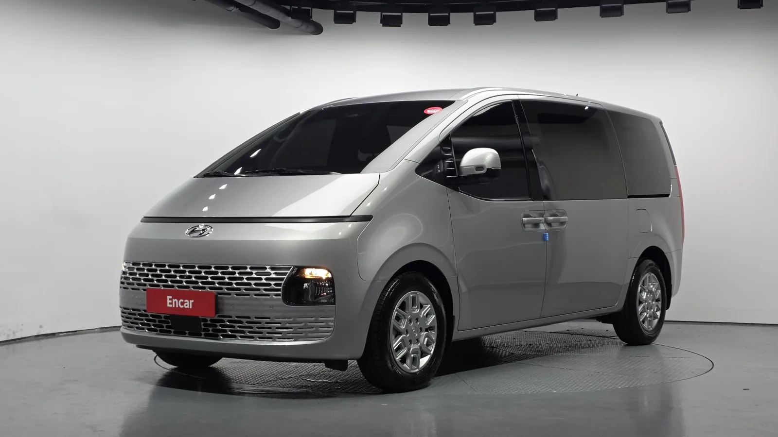 2022 Hyundai Staria
