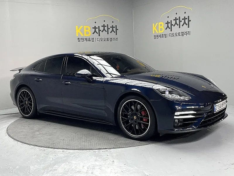 2021 Porsche Panamera