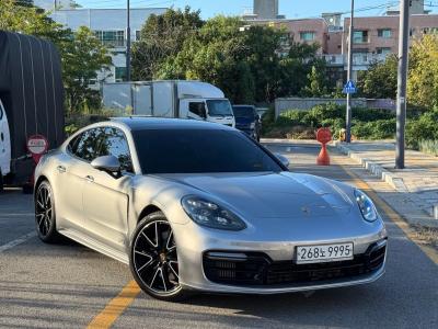 2020 Porsche Panamera