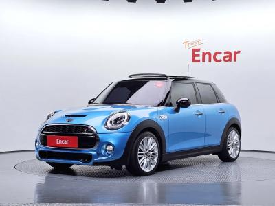 2017 MINI Cooper
