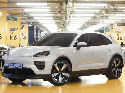 2026 Porsche Macan