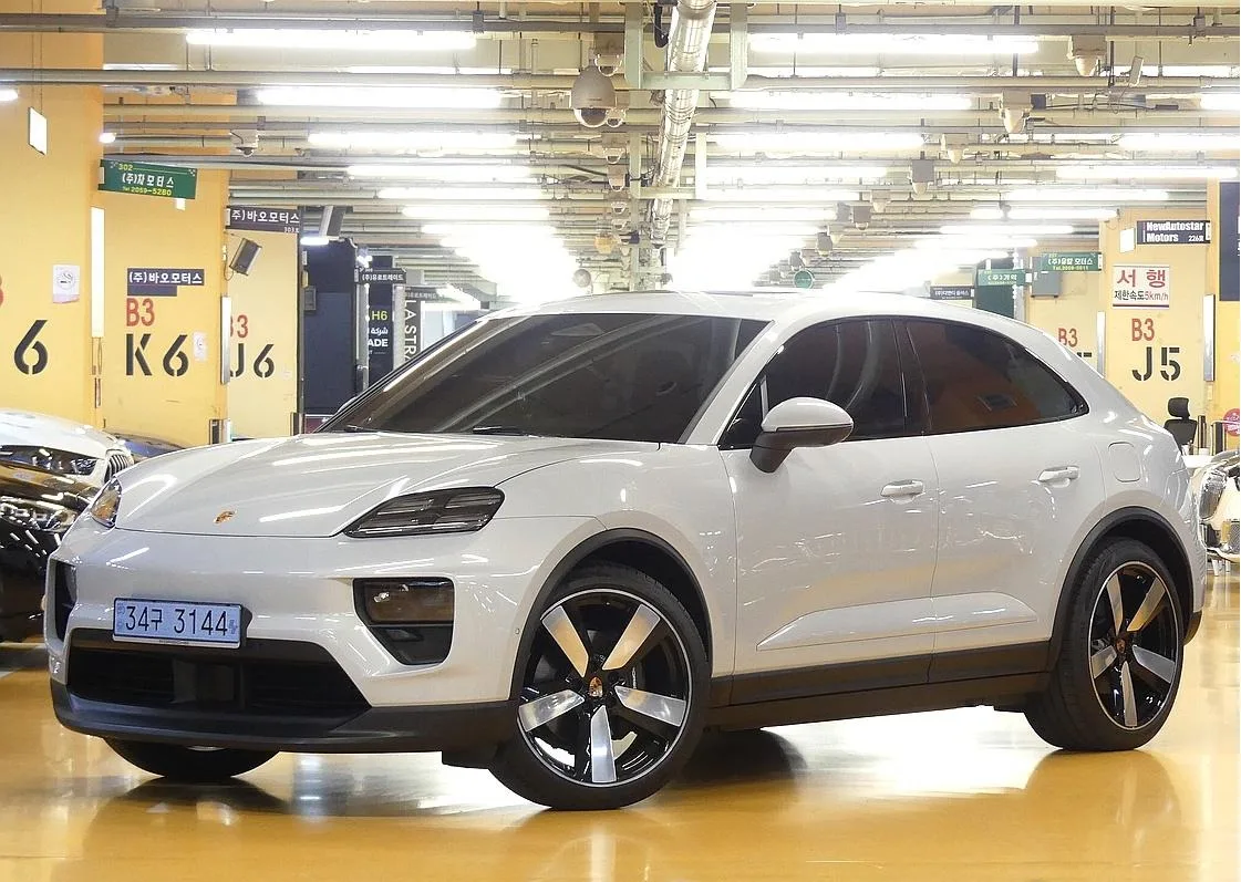 2026 Porsche Macan