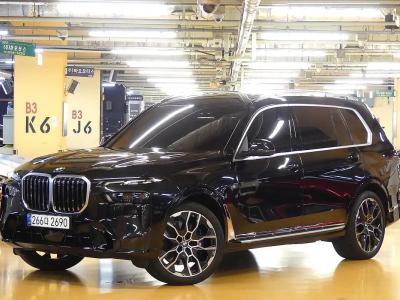 2025 BMW X7