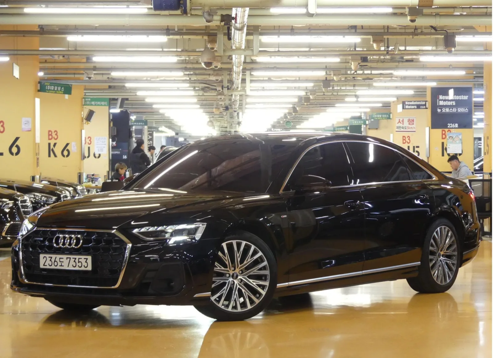 2022 Audi A8