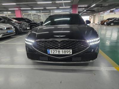 2022 Genesis G90