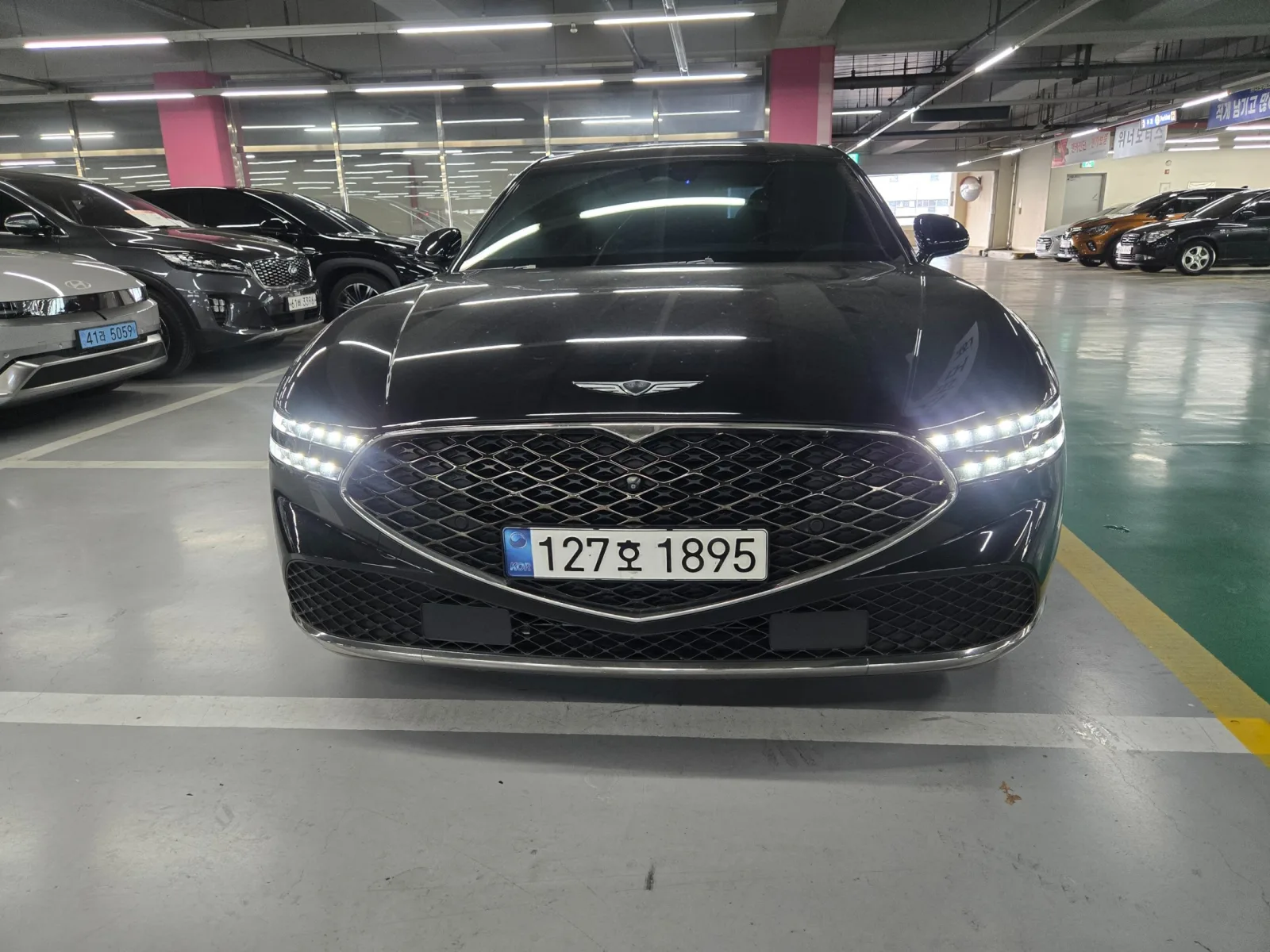 2022 Genesis G90