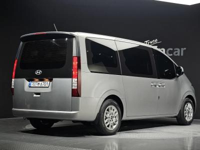 2025 Hyundai Staria