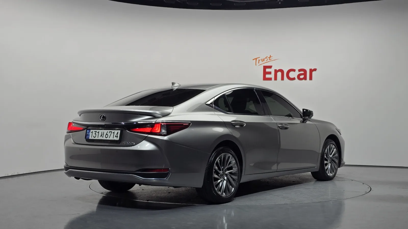 2025 Lexus ES