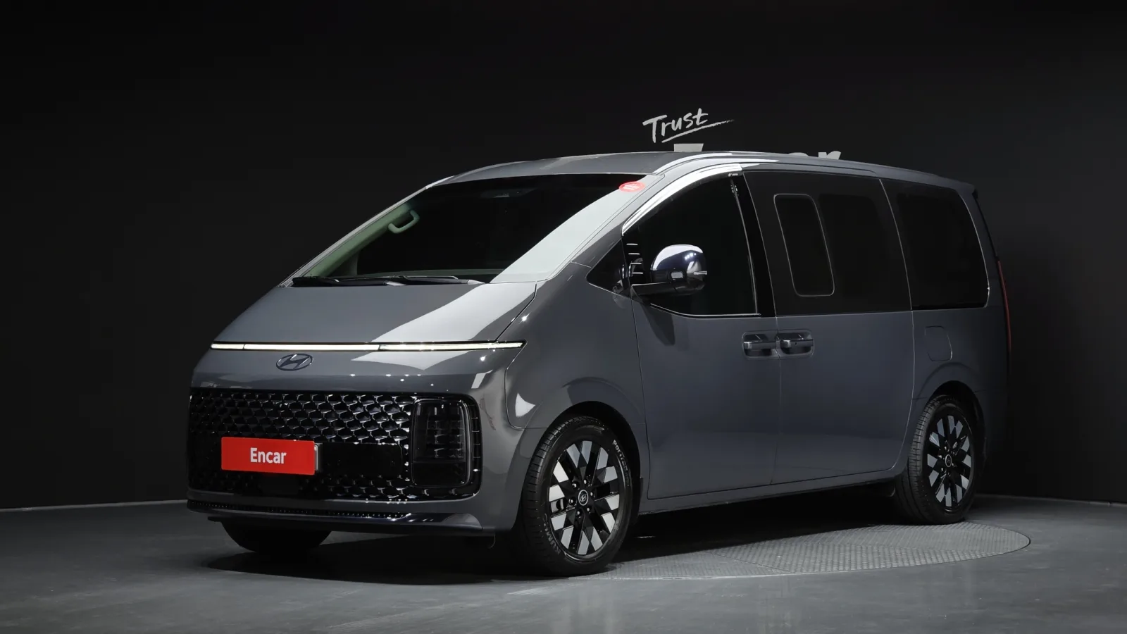 2025 Hyundai Staria