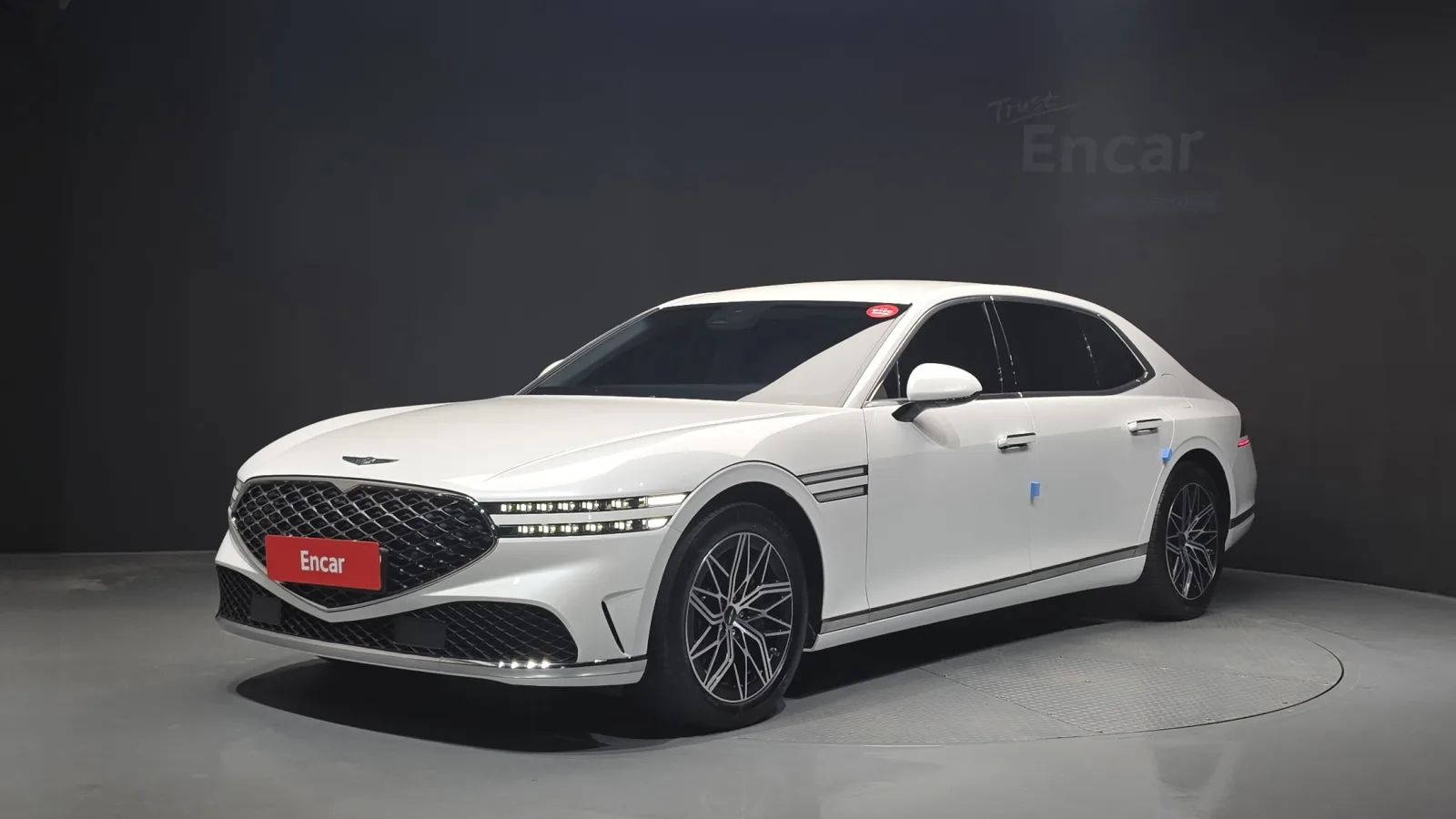 2023 Genesis G90
