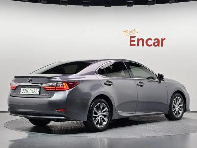 2017 Lexus ES