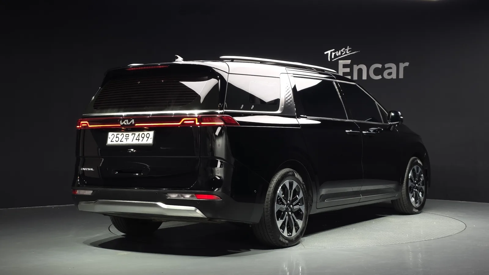 2023 Kia Carnival