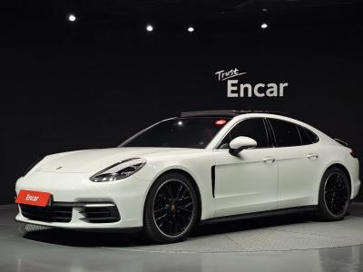 2018 Porsche Panamera