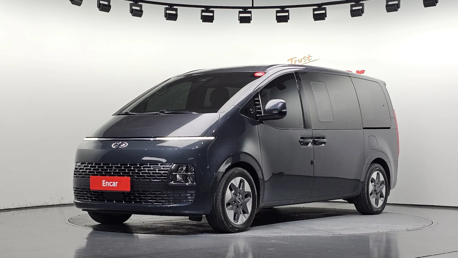 2022 Hyundai Staria