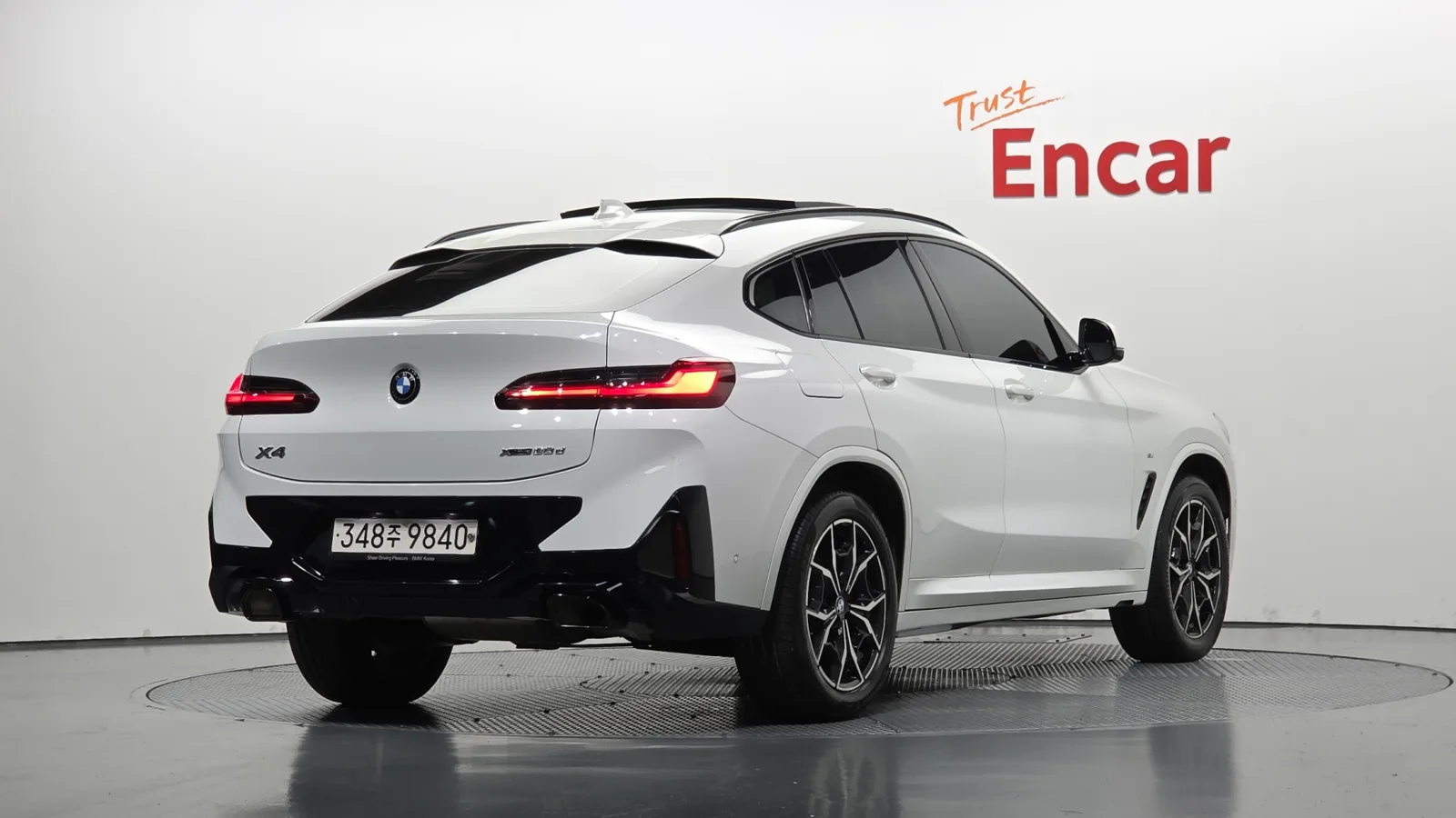 2023 BMW X4