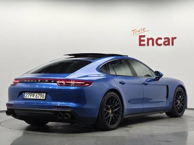 2018 Porsche Panamera