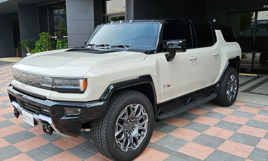 2026 GMC Hummer EV
