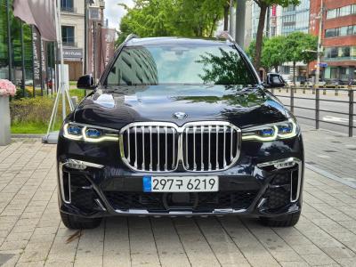 2021 BMW X7
