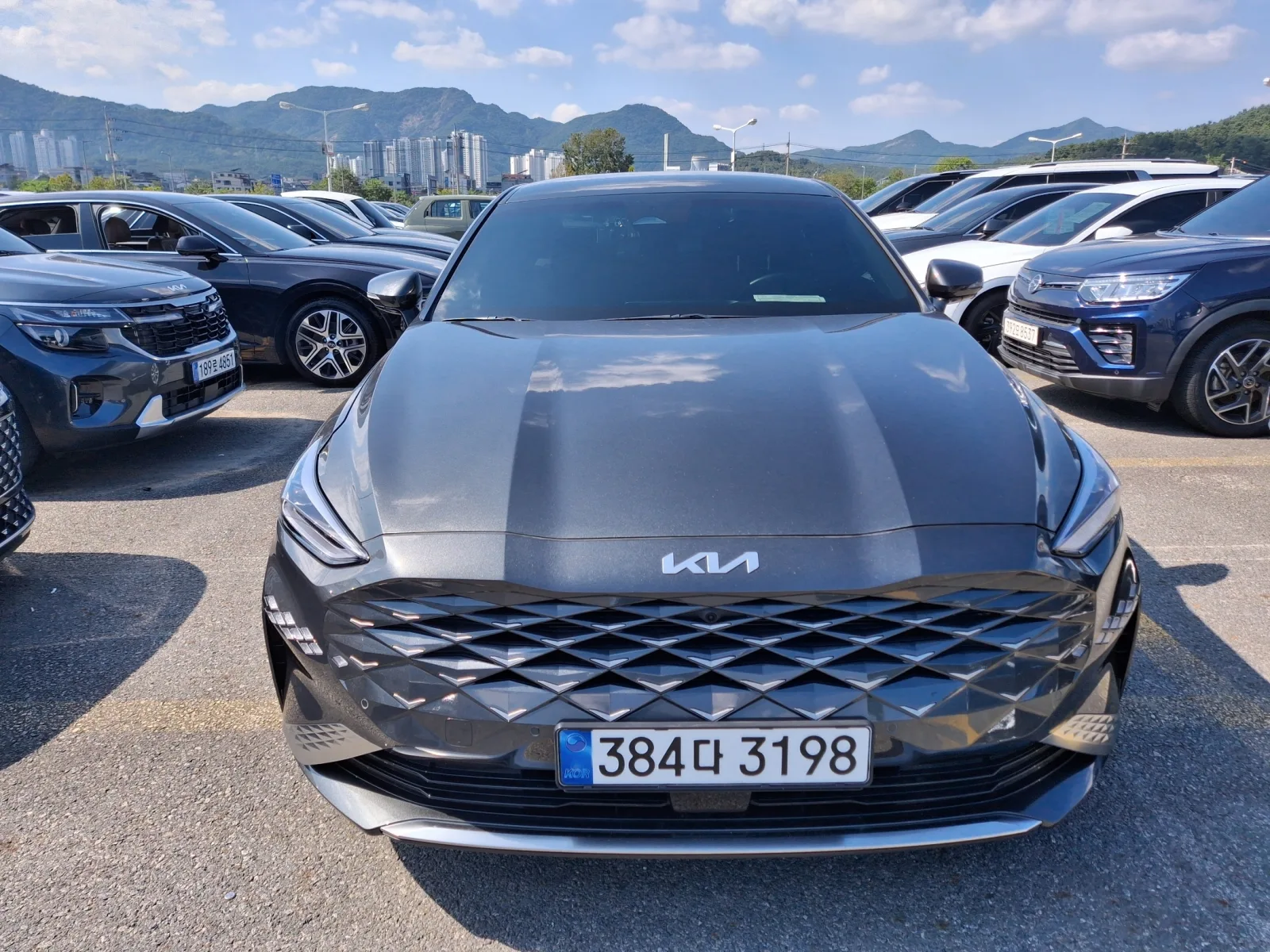 2023 Kia K8