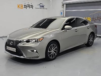 2018 Lexus ES