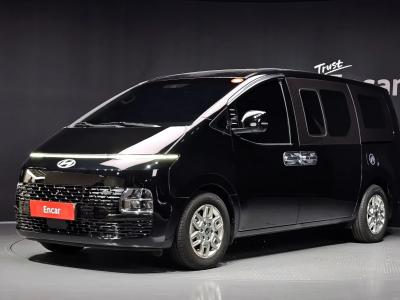 2025 Hyundai Staria