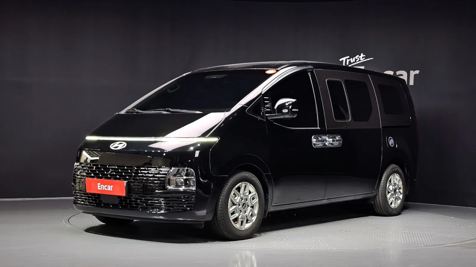 2025 Hyundai Staria