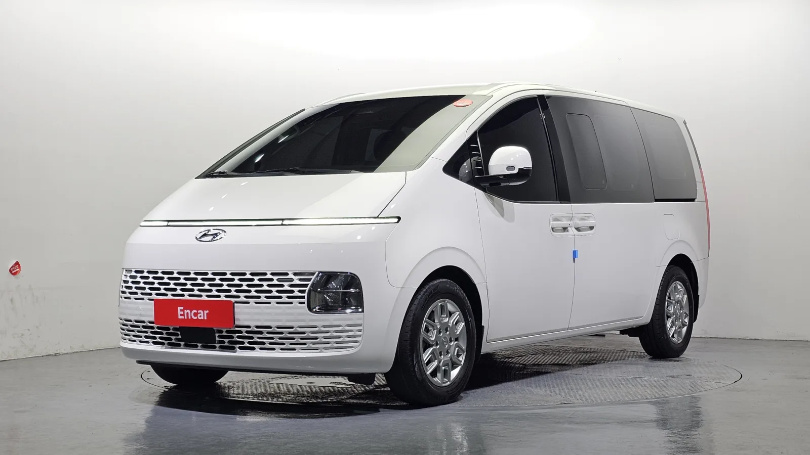 2024 Hyundai Staria